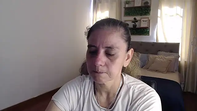 Snapshot of sasi_luna chatting on 06-11-26, 01:19 sasi luna online show from 06-11-26, 01:19