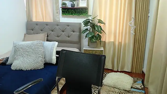 Snapshot of sasi_luna chatting on 05-31-26, 01:28 sasi luna online show from 05-31-26, 01:28