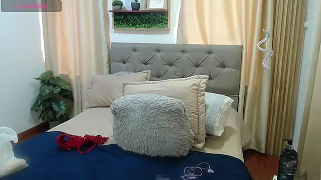 Snapshot of sasi_luna chatting on 06-30-26, 01:33 sasi luna online show from 06-30-26, 01:33