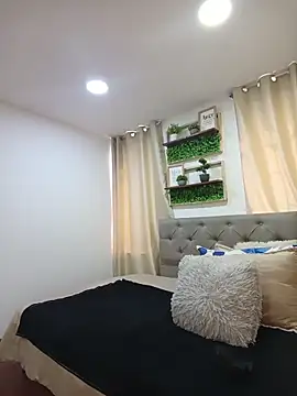 sasi luna online show from 04-14-26, 01:16