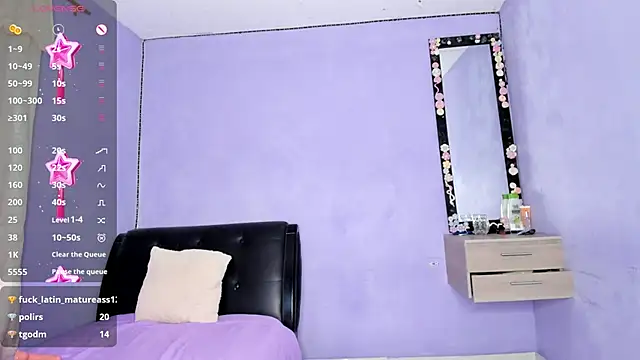 Snapshot of Jenny_Evans82 chatting on 02-21-25, 08:51 Jenny Evans82 online show from 02-21-25, 08:51