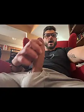 Snapshot of Strokeking4u chatting on 01-13-26, 06:12 Strokeking4u online show from 01-13-26, 06:12