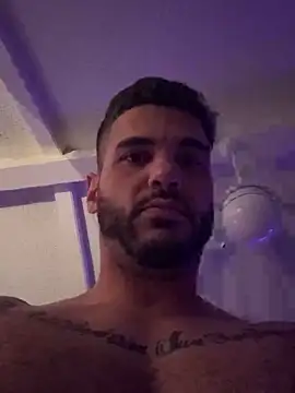 Snapshot of Strokeking4u chatting on 12-23-25, 07:51 Strokeking4u online show from 12-23-25, 07:51