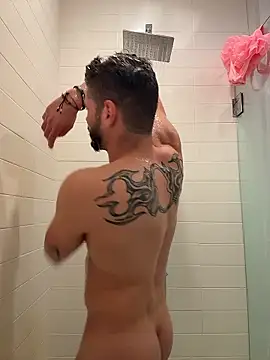 Snapshot of Strokeking4u chatting on 01-12-26, 04:08 Strokeking4u online show from 01-12-26, 04:08