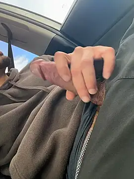 Snapshot of Strokeking4u chatting on 01-12-26, 04:25 Strokeking4u online show from 01-12-26, 04:25