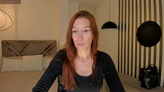 MiaFarrell  online show from 04-17-26, 05:38