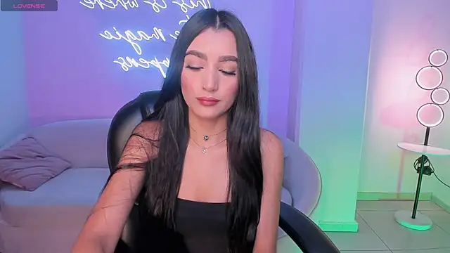 BellaCarteer  online show from 12-17-25, 12:54