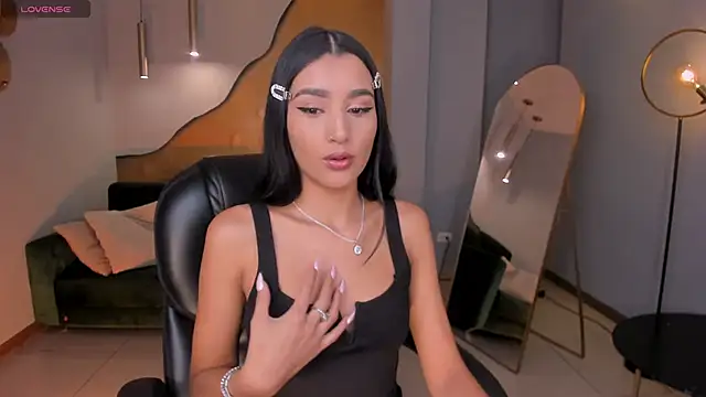 BellaCarteer  online show from 10-25-25, 01:01