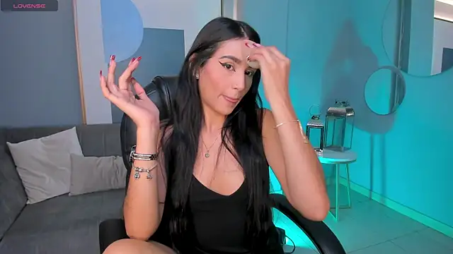 BellaCarteer  online show from 12-18-25, 12:42