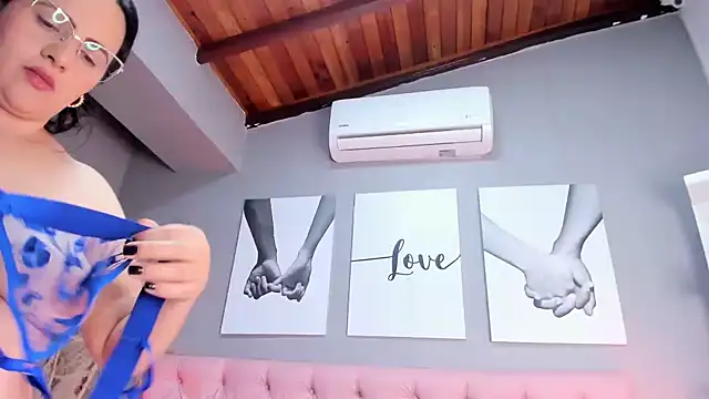 africa holmes online show from 04-15-26, 02:28