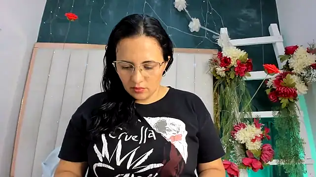 africa holmes online show from 06-20-26, 08:03