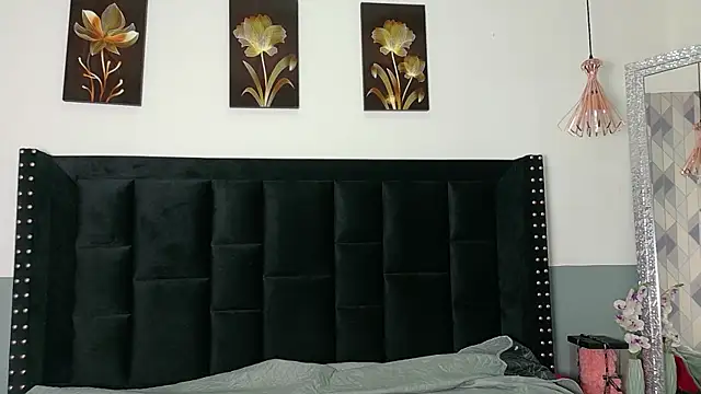 kinkyandsavage online show from 06-18-26, 07:52
