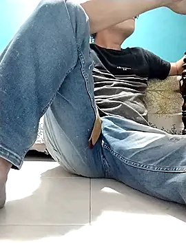 Bombi22 online show from 03-22-25, 01:54