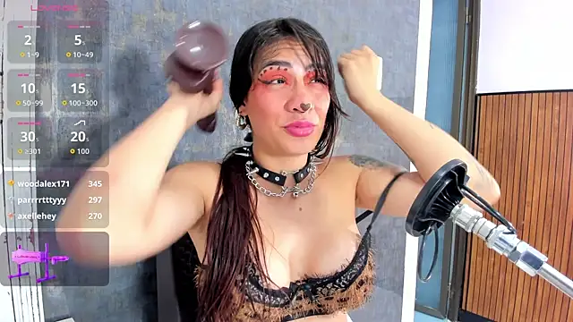 violett collins  online show from 10-31-25, 04:53