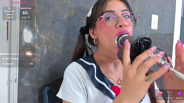 violett collins  online show from 10-16-25, 08:28