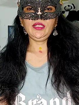 Snapshot of sexy_bhabhi69 chatting on 06-11-26, 08:33 sexy bhabhi69 online show from 06-11-26, 08:33