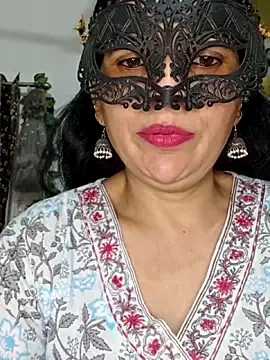 Snapshot of sexy_bhabhi69 chatting on 06-12-26, 05:10 sexy bhabhi69 online show from 06-12-26, 05:10