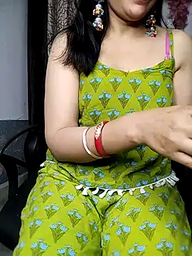 Snapshot of sexy_bhabhi69 chatting on 03-17-25, 06:42 sexy bhabhi69 online show from 03-17-25, 06:42