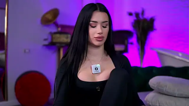 Jenna Day online show from 12-18-25, 07:35