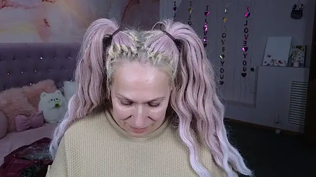 Snapshot of Penelope_Pinky chatting on 03-19-25, 08:32 Penelope Pinky online show from 03-19-25, 08:32