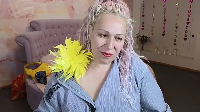 Snapshot of Penelope_Pinky chatting on 09-18-25, 12:08 Penelope Pinky online show from 09-18-25, 12:08