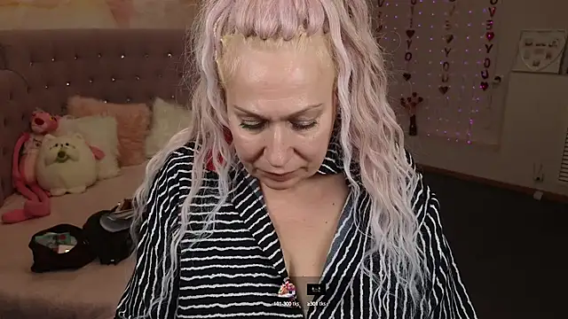 Snapshot of Penelope_Pinky chatting on 02-23-25, 05:29 Penelope Pinky online show from 02-23-25, 05:29