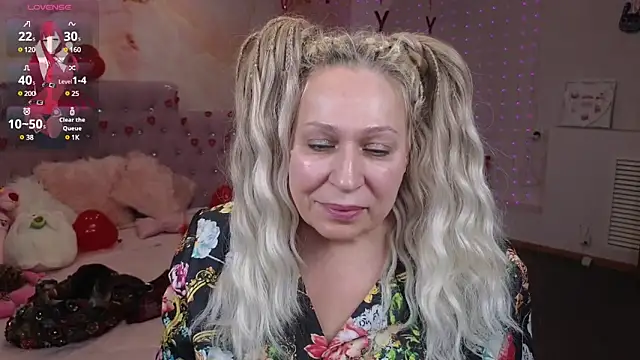 Snapshot of Penelope_Pinky chatting on 02-14-25, 05:36 Penelope Pinky online show from 02-14-25, 05:36