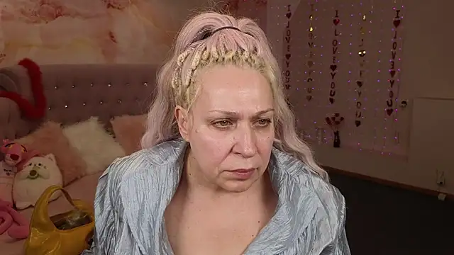 Snapshot of Penelope_Pinky chatting on 03-11-25, 05:46 Penelope Pinky online show from 03-11-25, 05:46