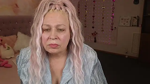 Snapshot of Penelope_Pinky chatting on 02-25-25, 02:48 Penelope Pinky online show from 02-25-25, 02:48