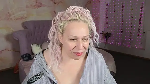 Snapshot of Penelope_Pinky chatting on 10-01-25, 11:58 Penelope Pinky online show from 10-01-25, 11:58