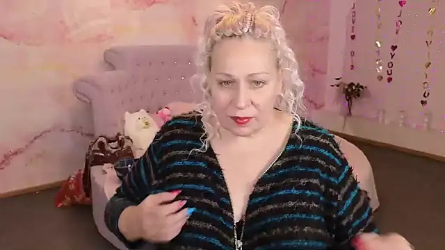 Snapshot of Penelope_Pinky chatting on 10-09-25, 11:00 Penelope Pinky online show from 10-09-25, 11:00