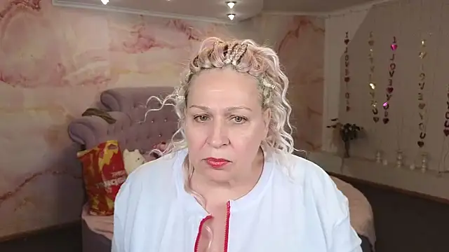 Snapshot of Penelope_Pinky chatting on 10-06-25, 12:06 Penelope Pinky online show from 10-06-25, 12:06