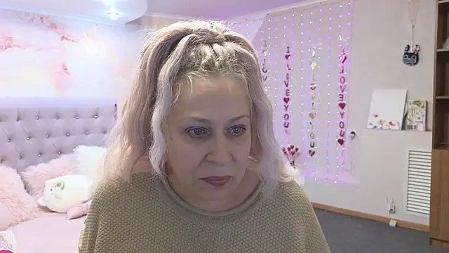 Snapshot of Penelope_Pinky chatting on 03-17-25, 04:19 Penelope Pinky online show from 03-17-25, 04:19