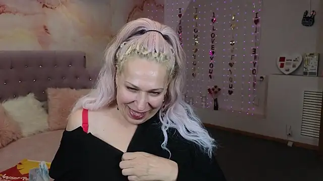 Snapshot of Penelope_Pinky chatting on 03-12-25, 03:18 Penelope Pinky online show from 03-12-25, 03:18