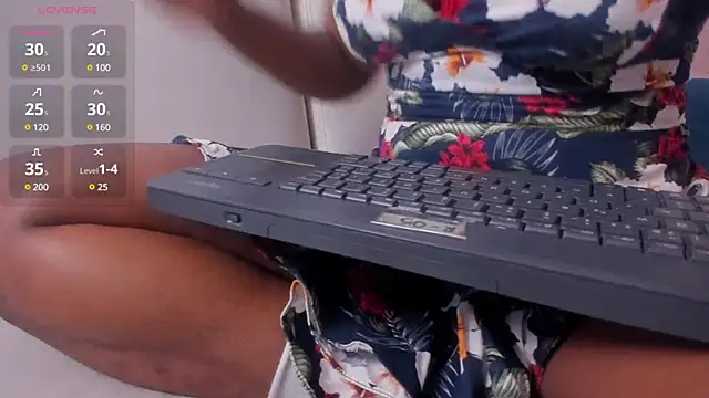 lolajenkins  online show from 02-01-25, 01:34