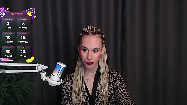 Cassie Bae online show from 12-18-25, 07:46