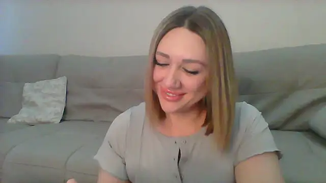 Snapshot of VickyLove047 chatting on 03-21-25, 05:11 VickyLove047 online show from 03-21-25, 05:11