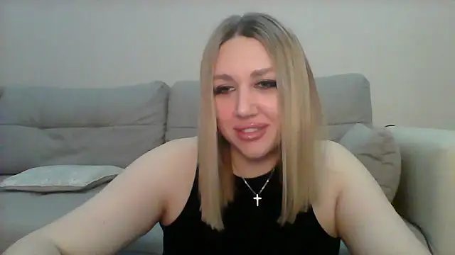 Snapshot of VickyLove047 chatting on 09-18-25, 06:44 VickyLove047 online show from 09-18-25, 06:44