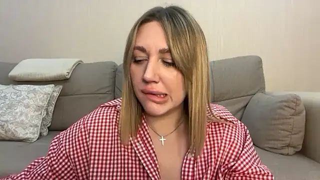 Snapshot of VickyLove047 chatting on 11-05-25, 08:34 VickyLove047 online show from 11-05-25, 08:34