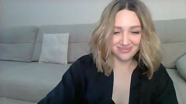 Snapshot of VickyLove047 chatting on 02-15-25, 09:28 VickyLove047 online show from 02-15-25, 09:28