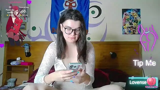 Snapshot of MilahHot13 chatting on 09-23-25, 01:34 MilahHot13 online show from 09-23-25, 01:34