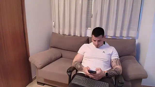 Snapshot of Geishastudios chatting on 03-04-26, 08:11 Geishastudios online show from 03-04-26, 08:11