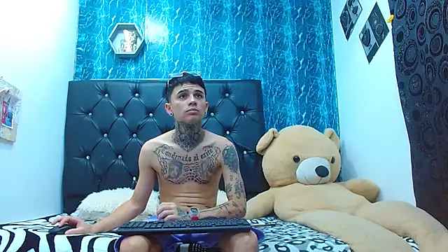 Snapshot of exotic_hot_couple chatting on 03-03-25, 12:12 exotic hot couple online show from 03-03-25, 12:12