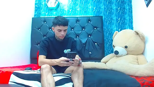 Snapshot of exotic_hot_couple chatting on 01-30-25, 12:07 exotic hot couple online show from 01-30-25, 12:07