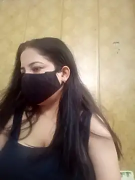 Snapshot of hornycoupleJandS chatting on 05-29-26, 06:36 hornycoupleJandS online show from 05-29-26, 06:36