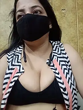 Snapshot of hornycoupleJandS chatting on 06-02-26, 07:25 hornycoupleJandS online show from 06-02-26, 07:25