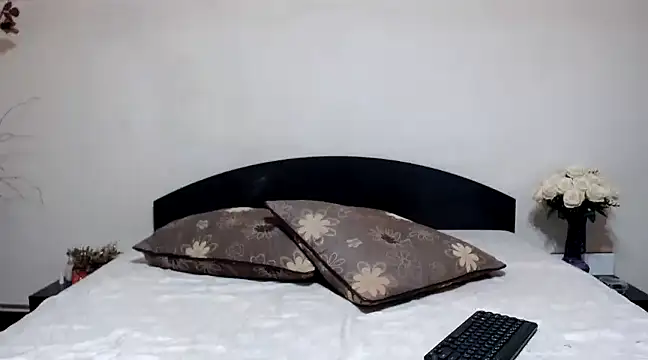 Snapshot of EveeRose chatting on 12-29-24, 06:35 EveeRose online show from 12-29-24, 06:35