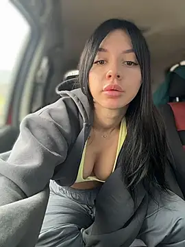 JulliaVegas online show from 05-17-26, 02:55