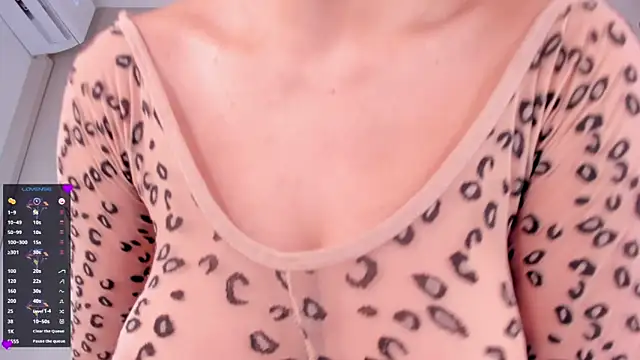 CharlotteDupontt online show from 04-12-26, 01:03