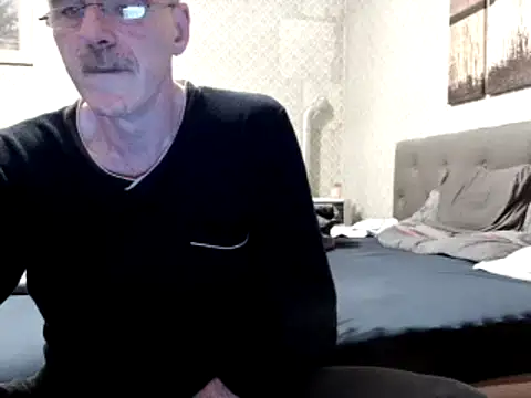 Snapshot of farock chatting on 03-22-25, 10:48 farock online show from 03-22-25, 10:48